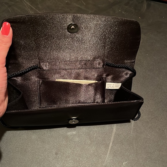 Dressy black satin shoulder bag 🌻 - Picture 3 of 3